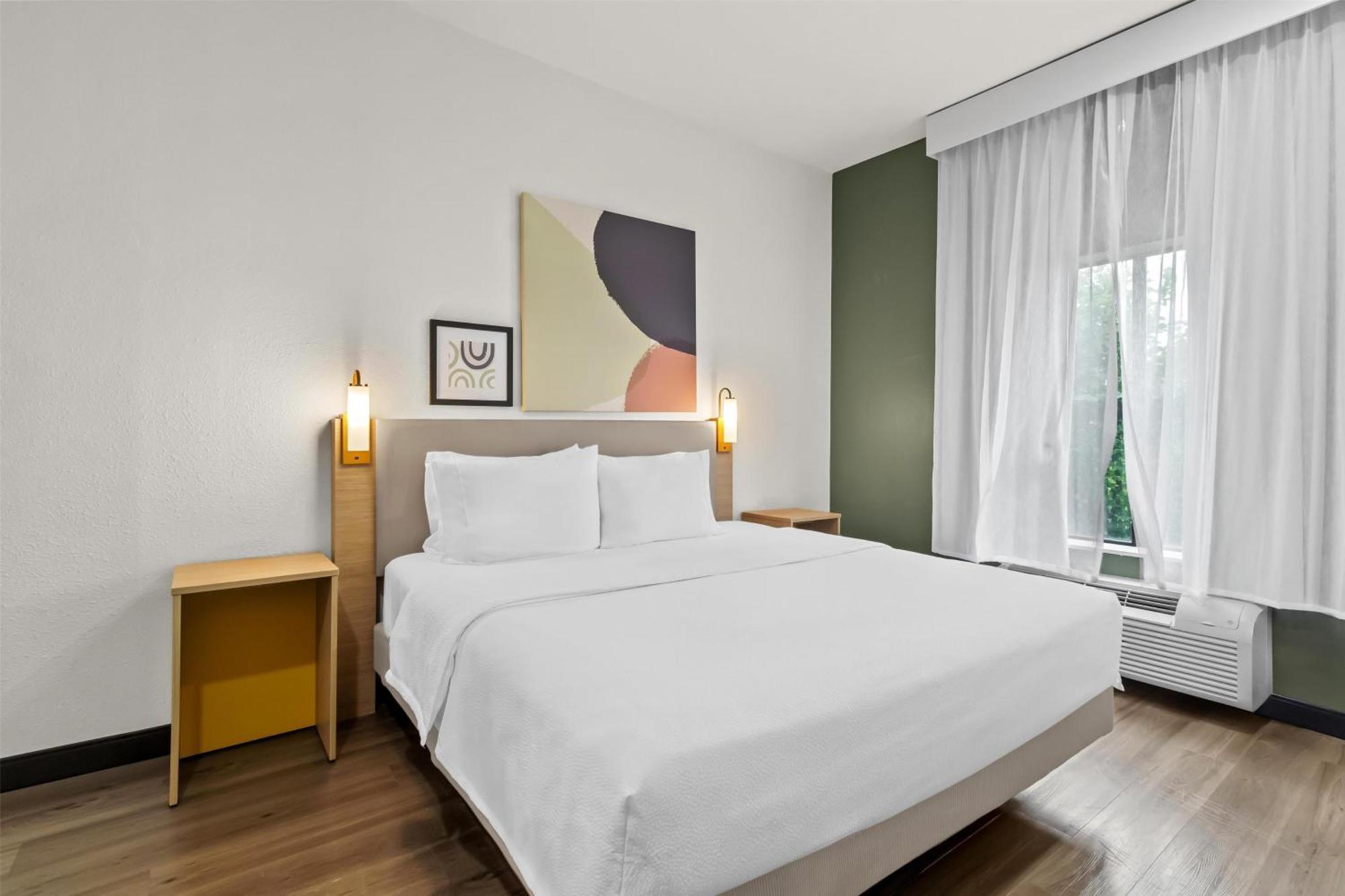 Spark By Hilton Hobby Airport 3*